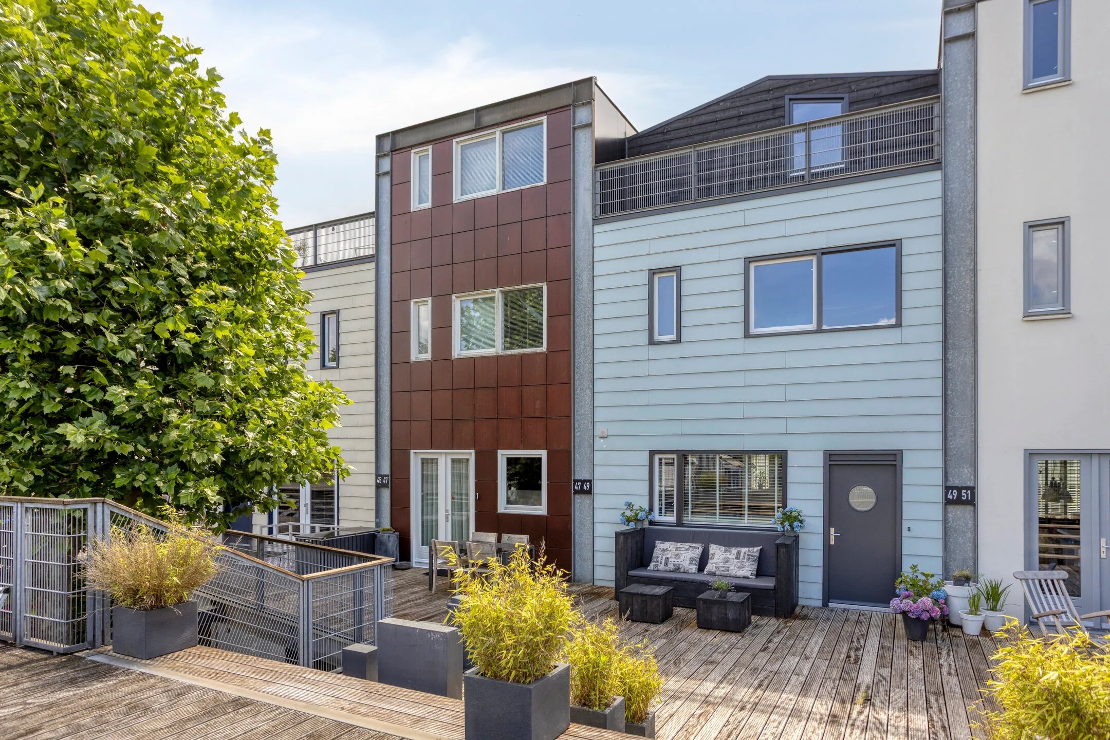 Tussenwoning (drive-in woning) Arubapier 49 Almere