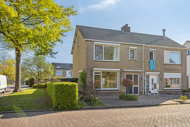 2-onder-1-kapwoning Azalealaan 40 in Yerseke