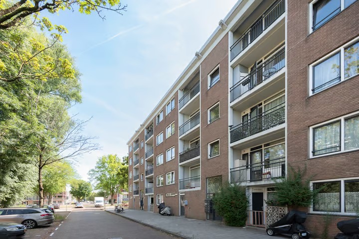 Portiekflat Bakkumstraat 12 in Amsterdam