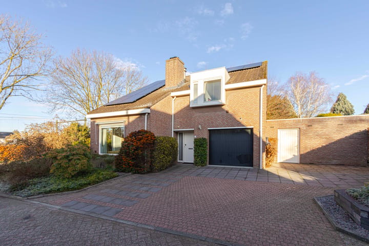 Vrijstaande woning Oranjeplein 1 in Bunde