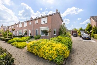 Hoekwoning Wilhelminalaan 28 in Giessenburg
