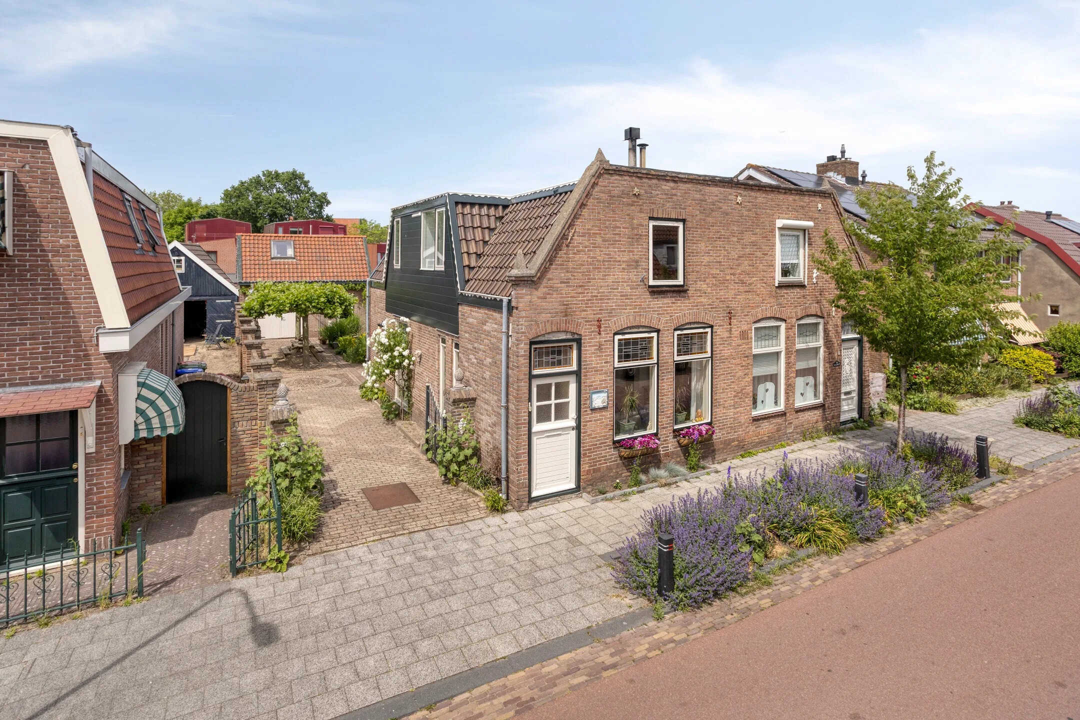 2-onder-1-kapwoning Maerten van Heemskerckstraat 174 in Heemskerk