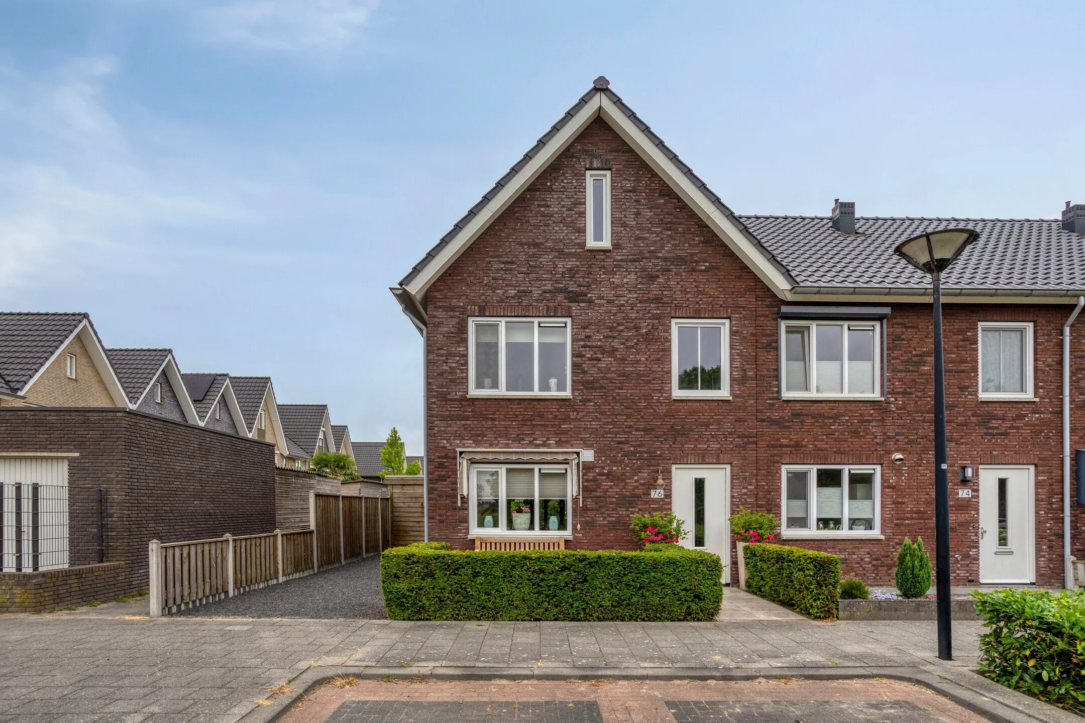 Hoekwoning Melkweg 76 in Zuidland