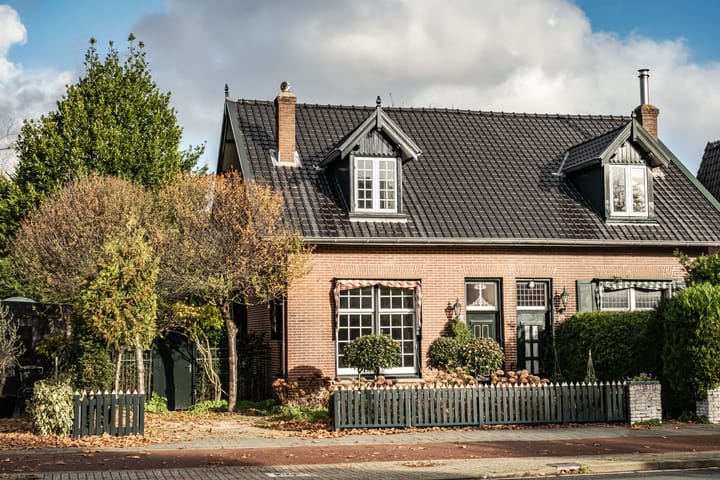 2-onder-1-kapwoning Zandvoortselaan 357 in Bentveld