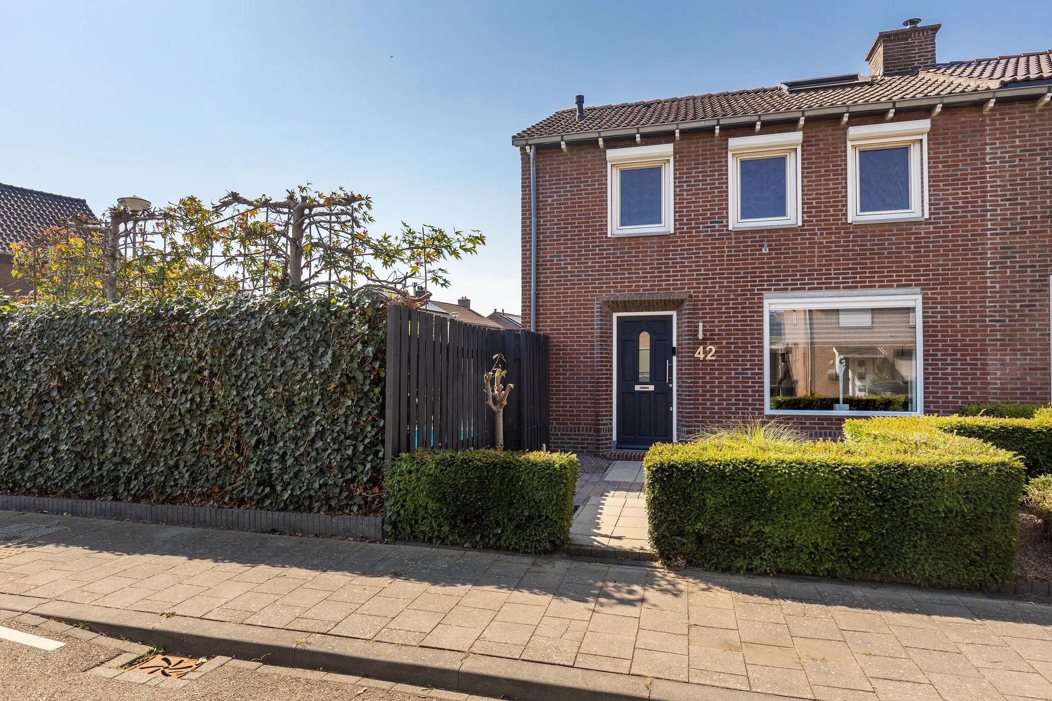 2-onder-1-kapwoning Ruys de Beerenbroucklaan 42 in Urmond