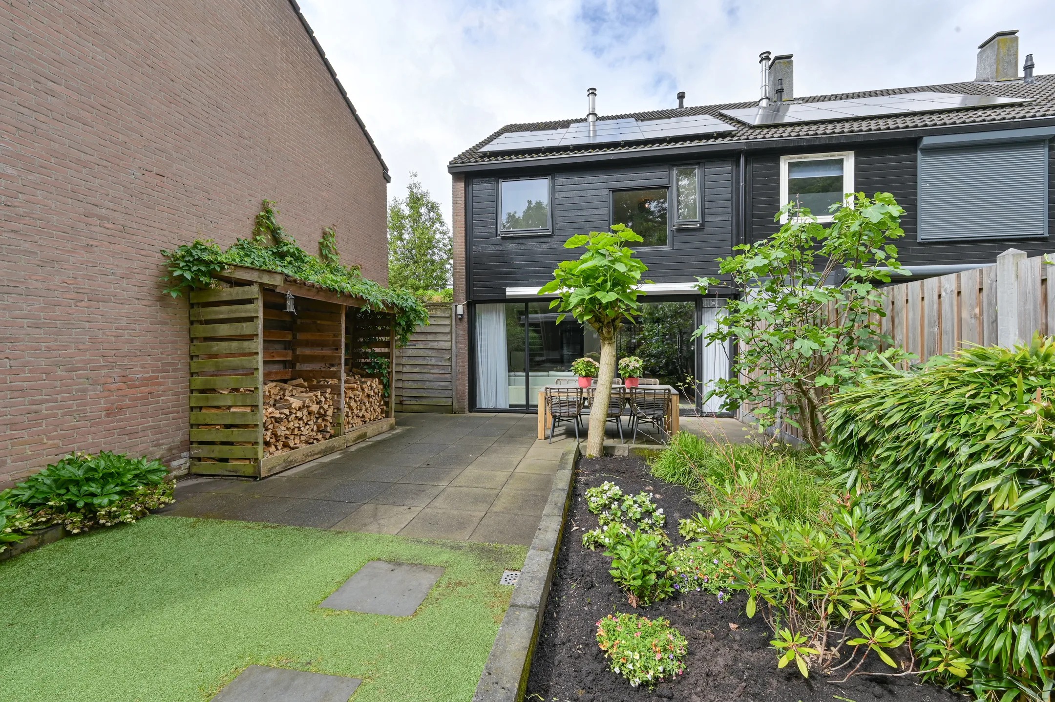 Hoekwoning Ruinerbrink 249 in Emmen