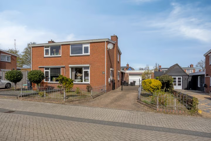 2-onder-1-kapwoning Barnar 77 in Emmen