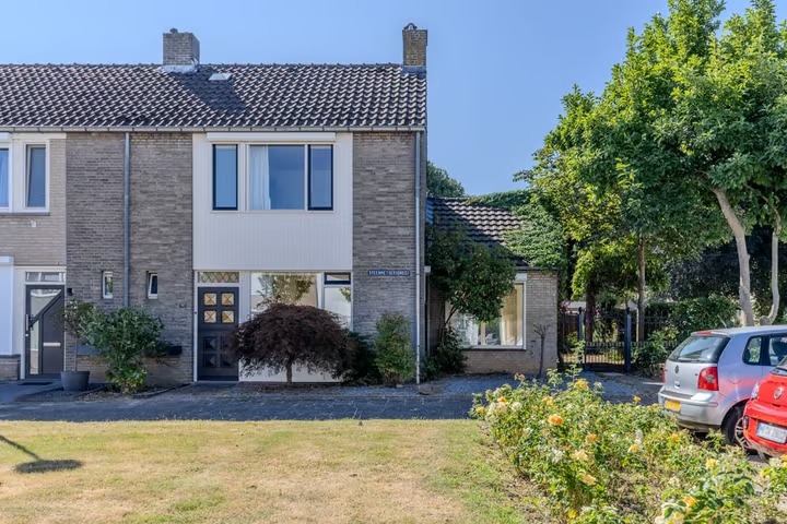 Hoekwoning Steenmetsersdreef 11 in Maastricht