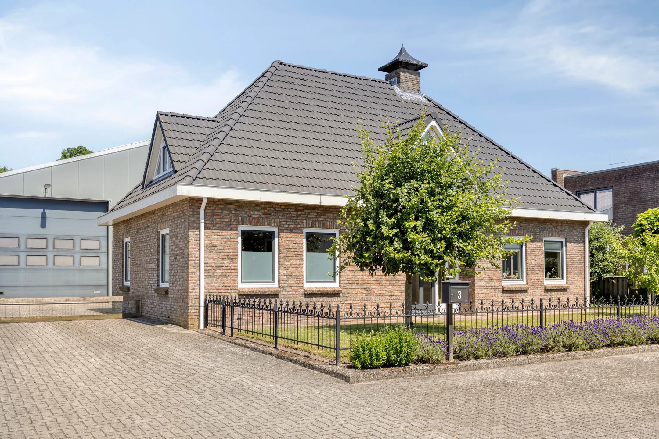 Vrijstaande woning (bedrijfs- of dienstwoning) Handelsstraat 3 in Geesbrug