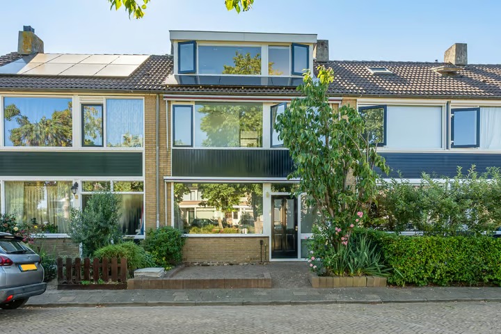 Tussenwoning Van Houtenstraat 7 in Maarssen