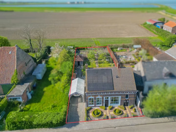 Halfvrijstaande woning Walsoordensestraat 11 in Walsoorden