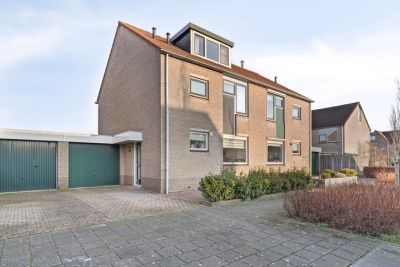 Eengezinswoning, 2-onder-1-kapwoning Bonenkruidstraat 4 in Almere