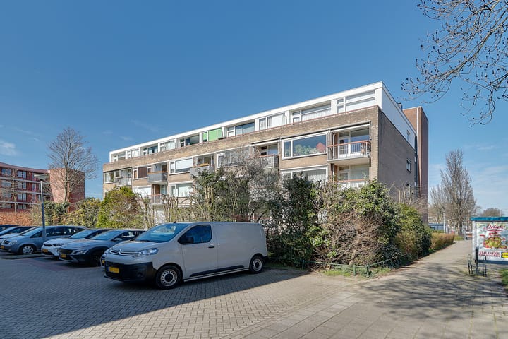 Galerijflat Jan Ligthartstraat 283 in Heemskerk