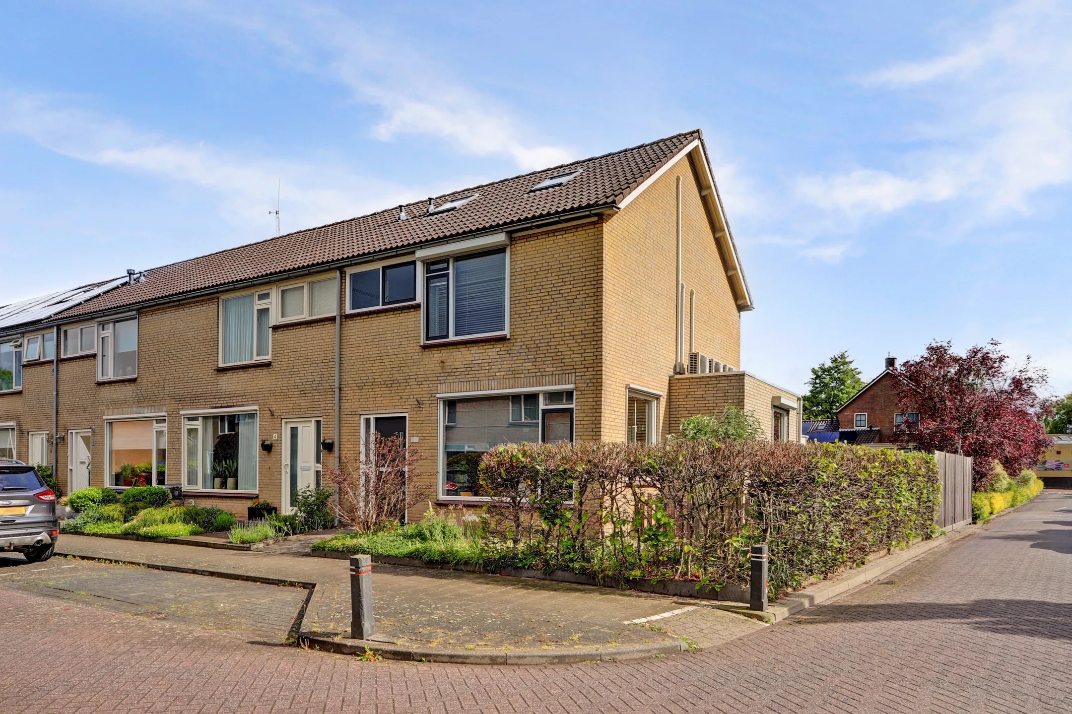 Hoekwoning Koningin Julianastraat 2 in Meerkerk