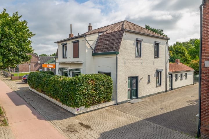 Halfvrijstaande woning Rijksweg 85 in Velden