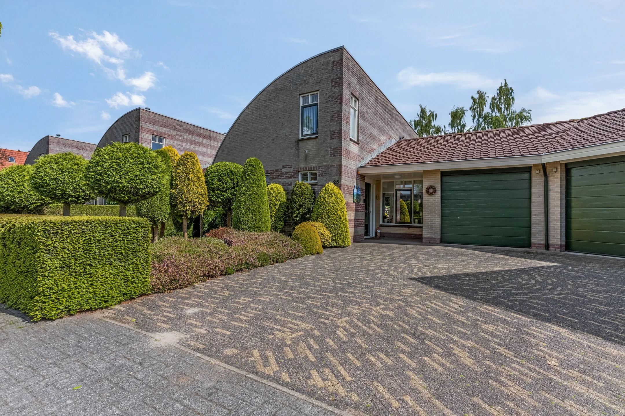 Geschakelde woning Van der Waalshof 23 in Nijkerk