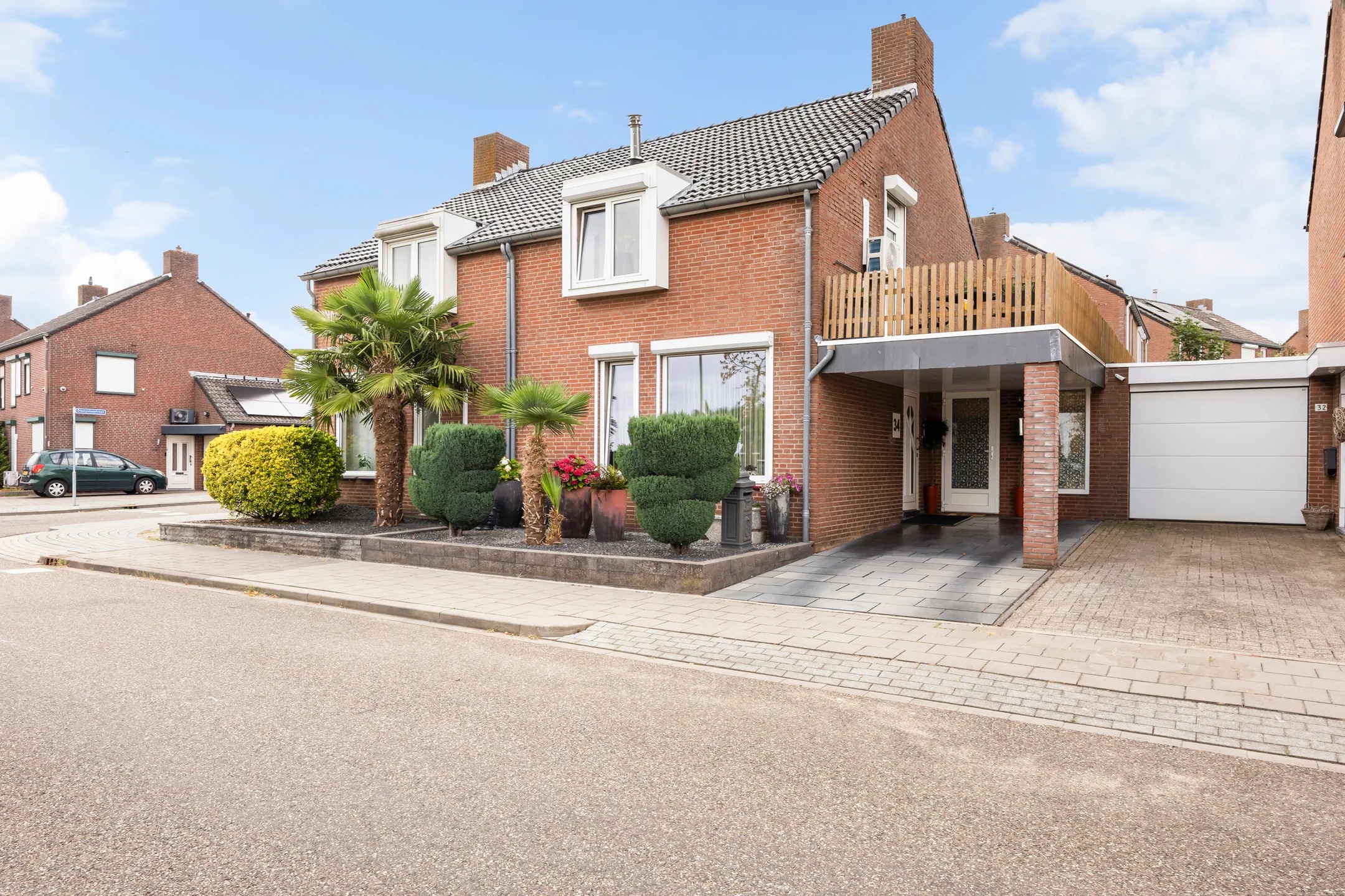 Geschakelde 2-onder-1-kapwoning Stationsstraat 34 in Swalmen