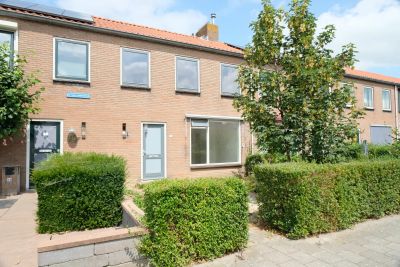 Tussenwoning M.J. Veder- van Hobokenstraat 17 in Noordeloos