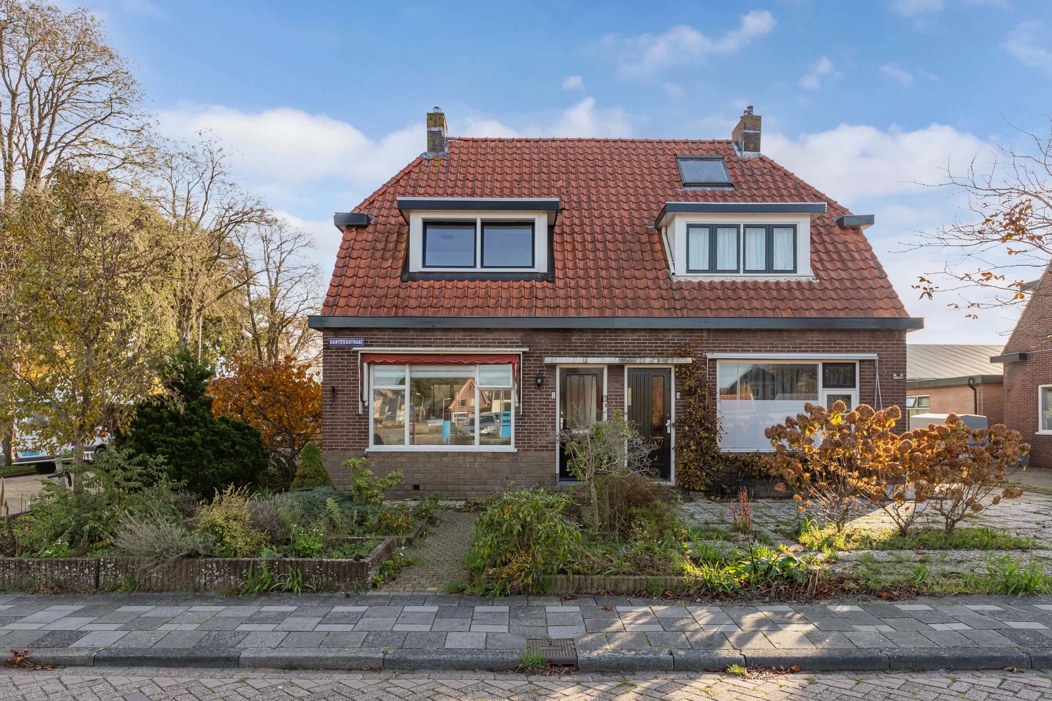 2-onder-1-kapwoning Bantegastraat 2 in Lemmer