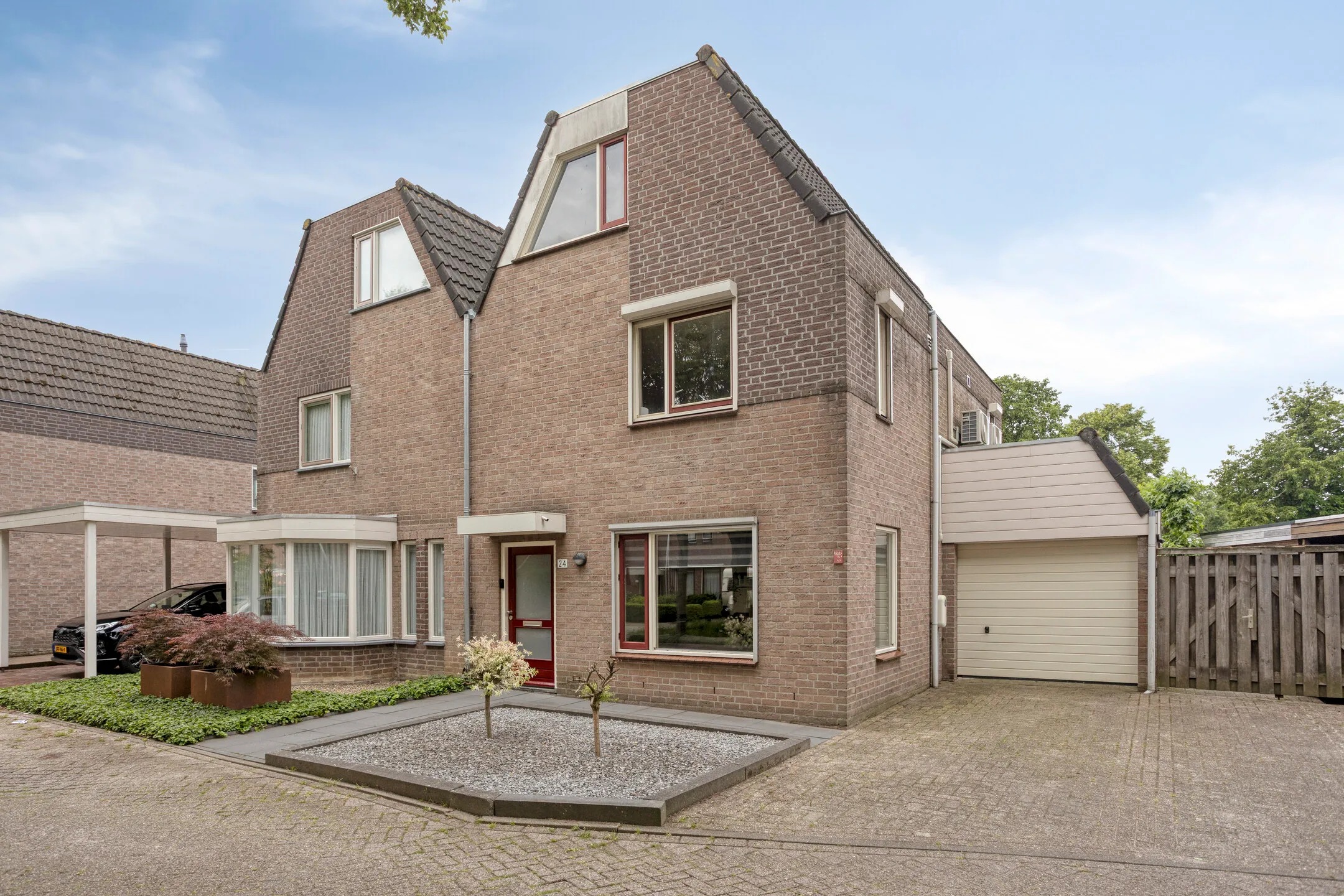 2-onder-1-kapwoning Beukenlaan 24 in Beek en Donk