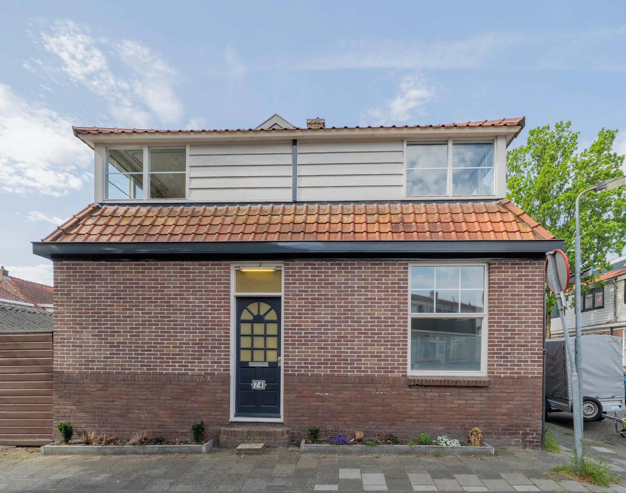 Hoekwoning Pieter Latensteinstraat 74 in Zaandam