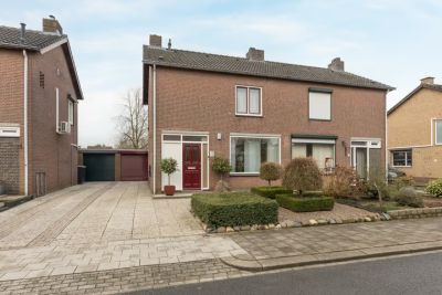 Eengezinswoning, 2-onder-1-kapwoning Wethouder Gijsenstraat 10 in Buchten