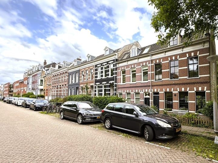 Eengezinswoning, tussenwoning Ringdijk 42 Amsterdam