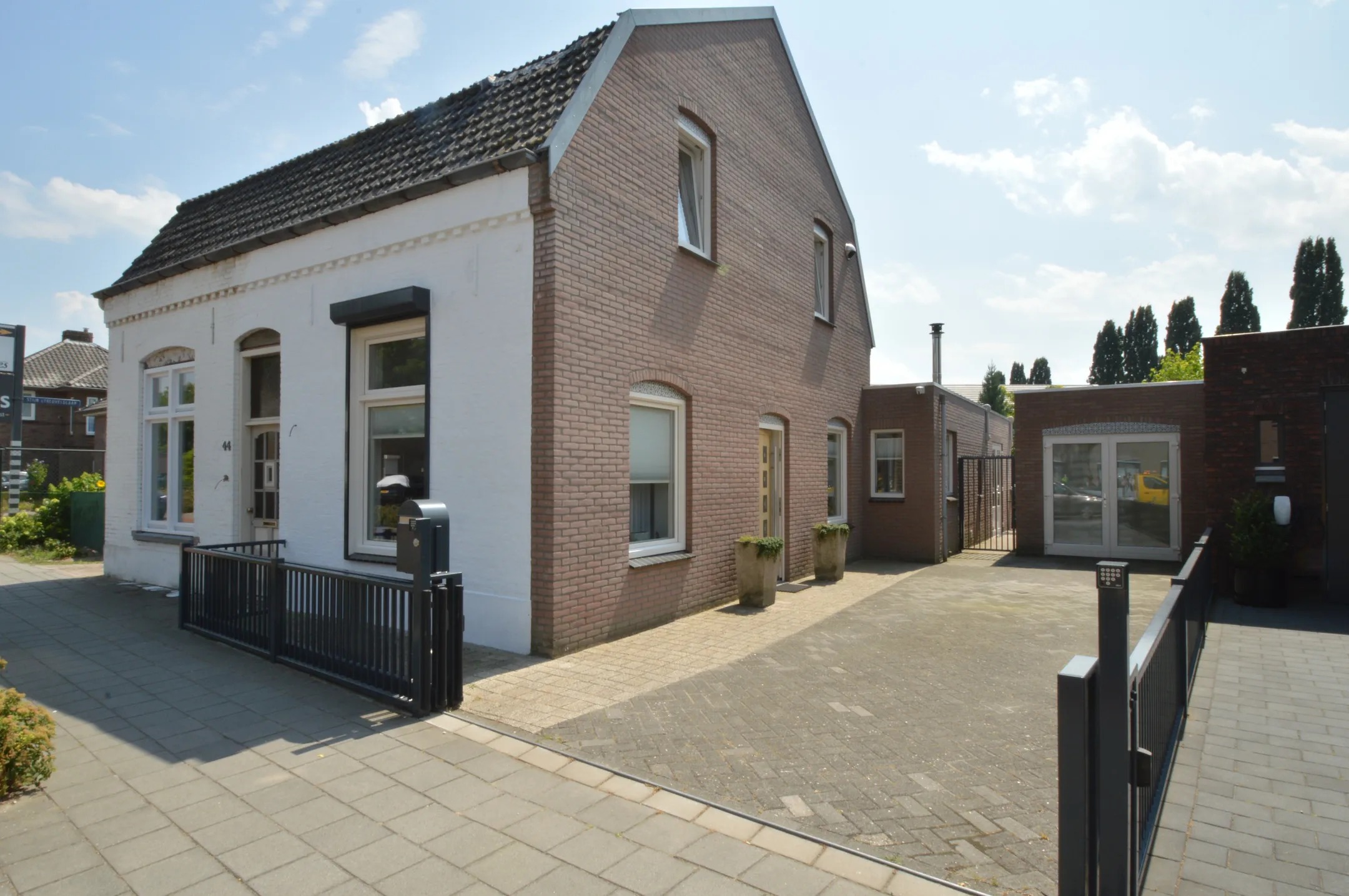 2-onder-1-kapwoning Molenstraat 42 in Deurne