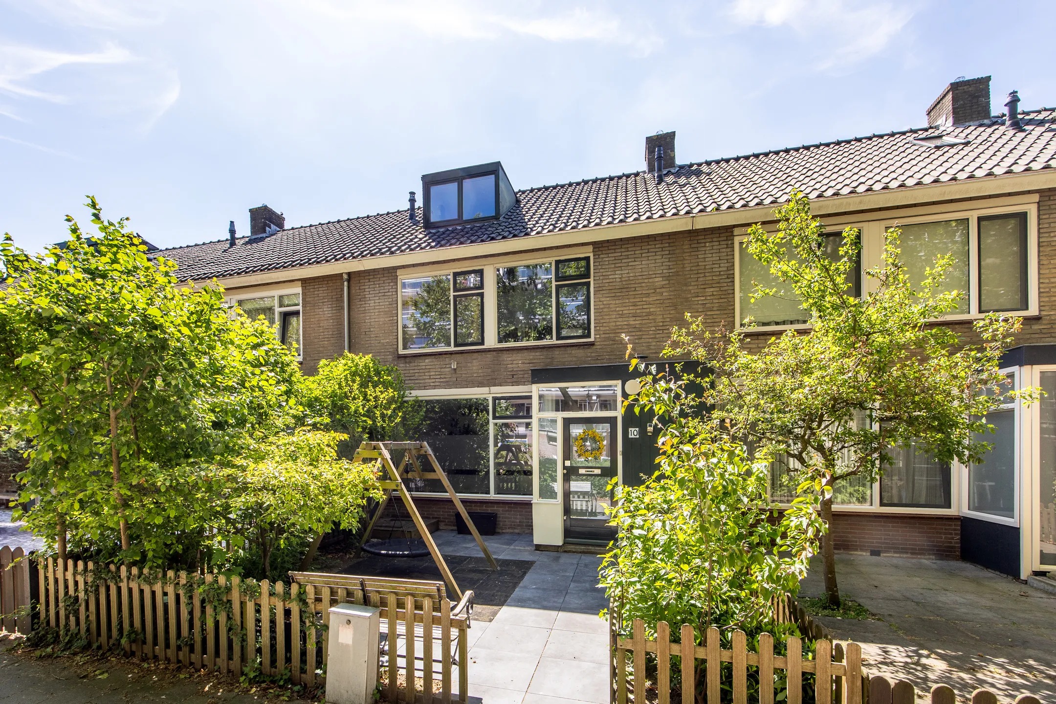 Tussenwoning Tiranaplantsoen 10 in Haarlem