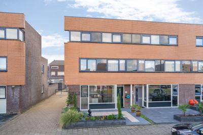 Hoekwoning Amazonelaan 53 in Purmerend