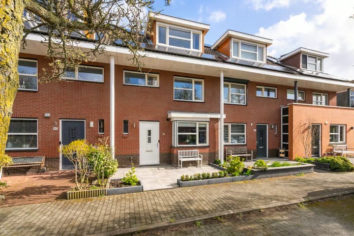 Tussenwoning Figarolaan 45 in Nieuw-Vennep
