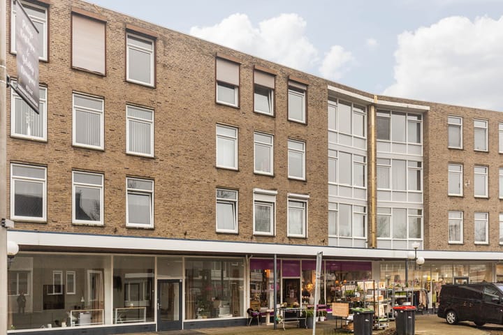 Portiekflat Mgr. Feronstraat 12 in Heerlen