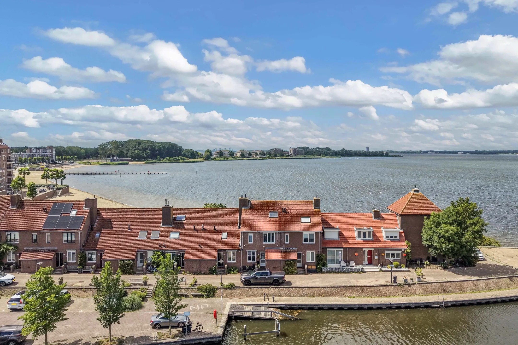 Tussenwoning Westkade 449 in Huizen