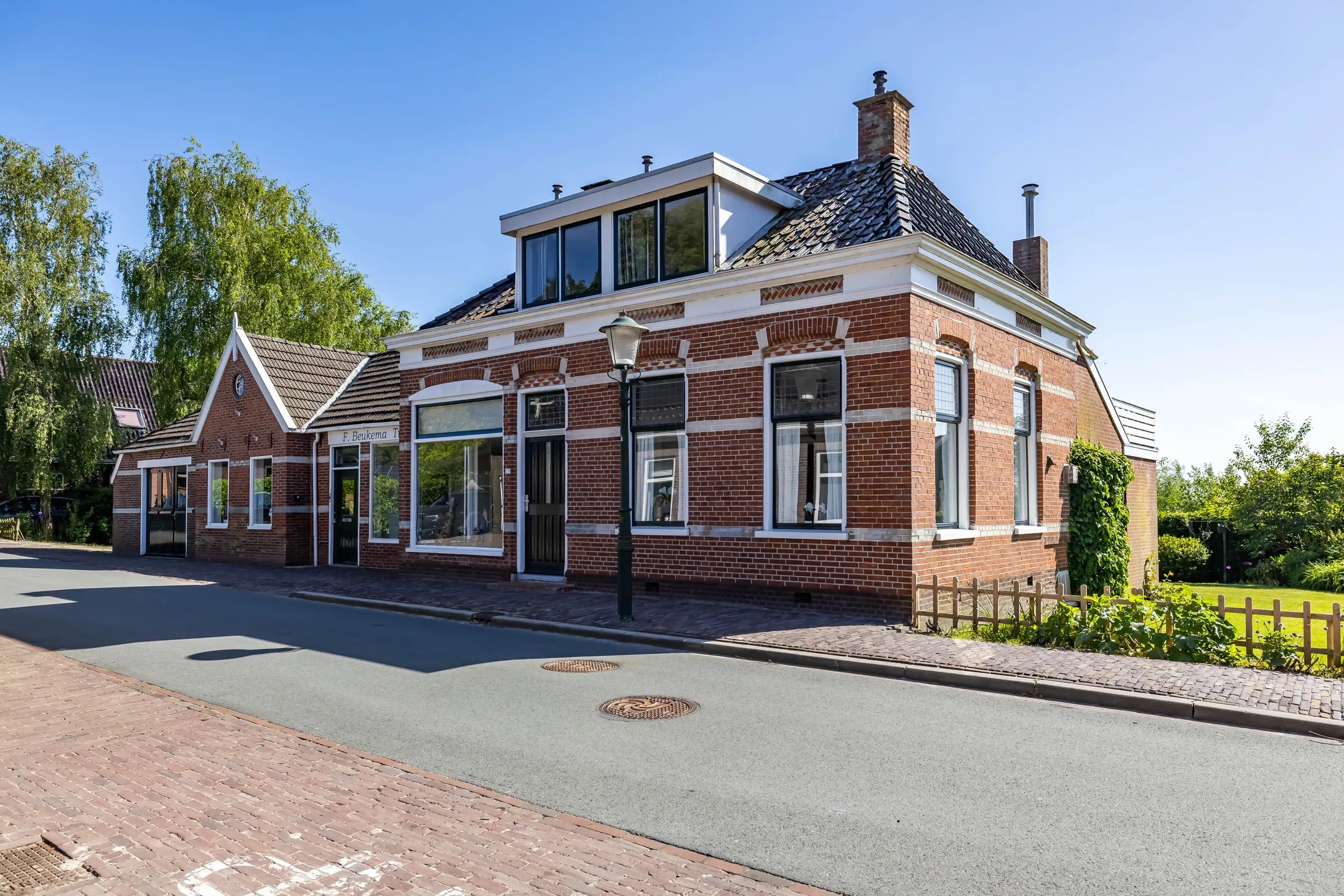 Vrijstaande woning Hoofdweg 27 in Godlinze