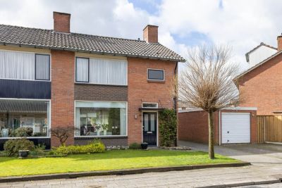 2-onder-1-kapwoning Houtstraat 29 in Losser