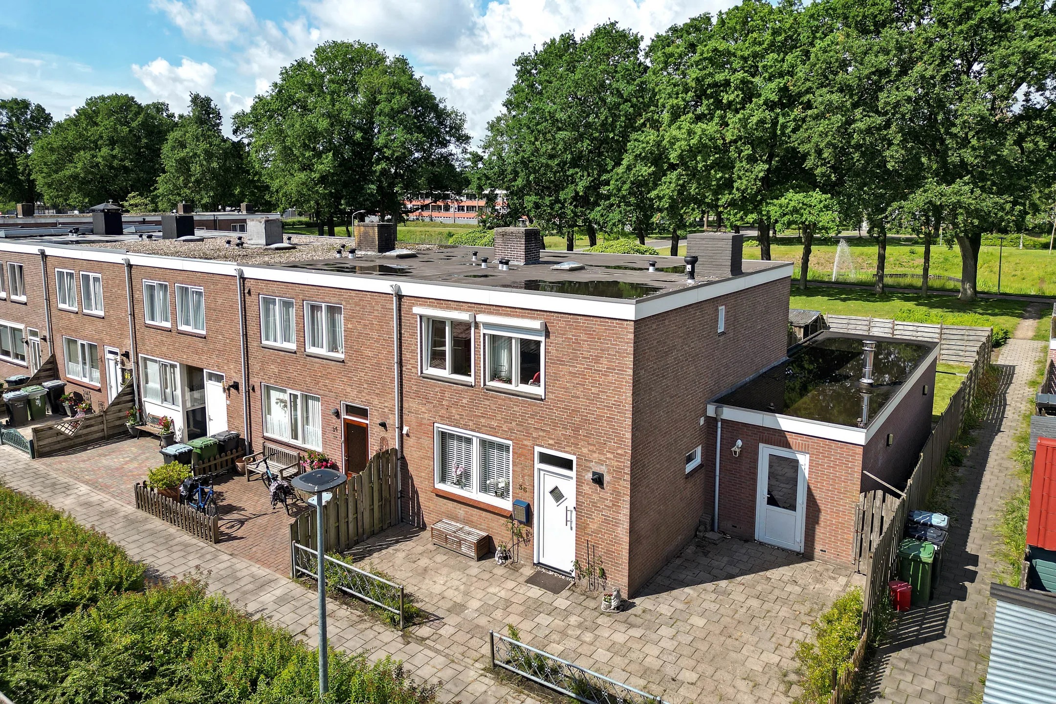 Hoekwoning Elkingeslag 36 in Emmen