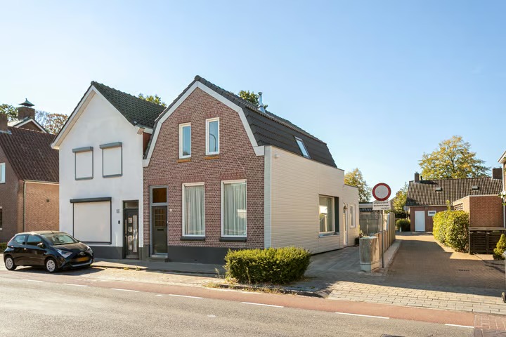 2-onder-1-kapwoning Raadhuisstraat 60 in Rucphen