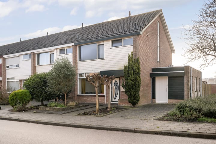 Eindwoning Mossellaan 2 in Tholen