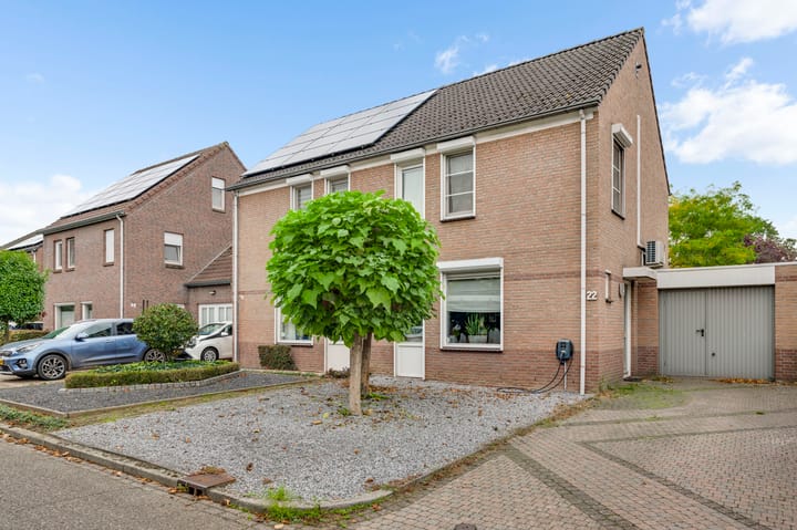 Eengezinswoning, geschakelde 2-onder-1-kapwoning Vrinssenstraat 22 in Stramproy