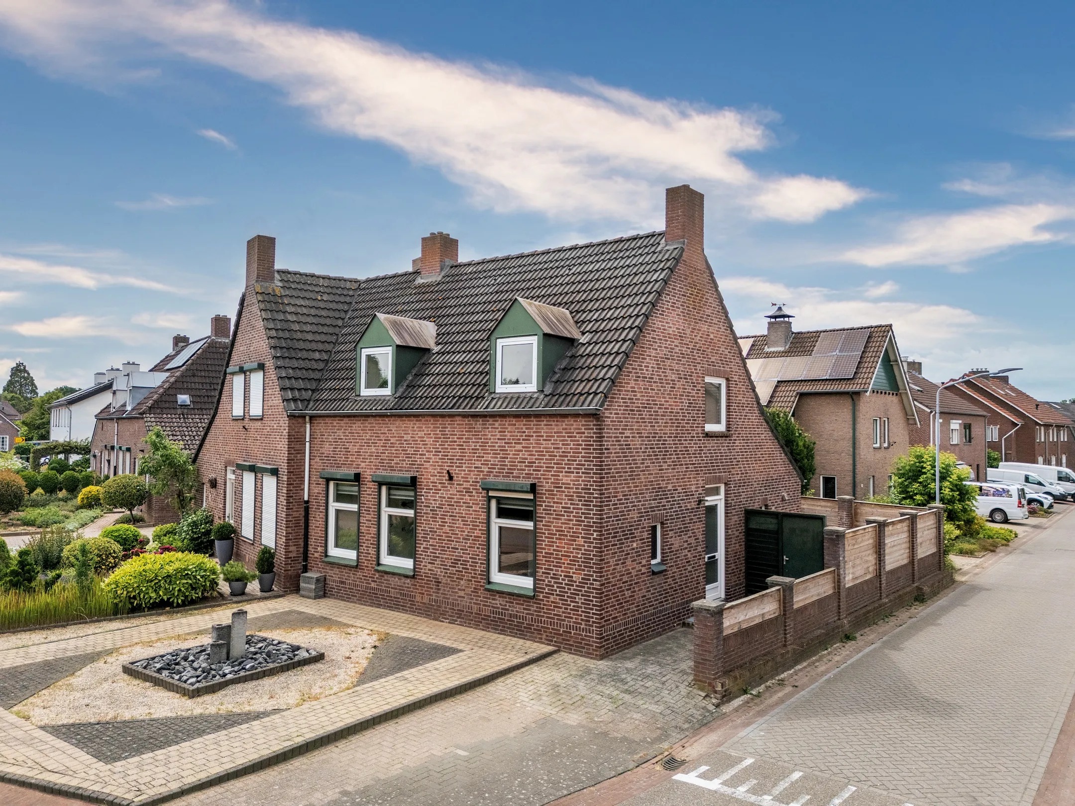 Hoekwoning Bijenweideweg 1 in Venlo