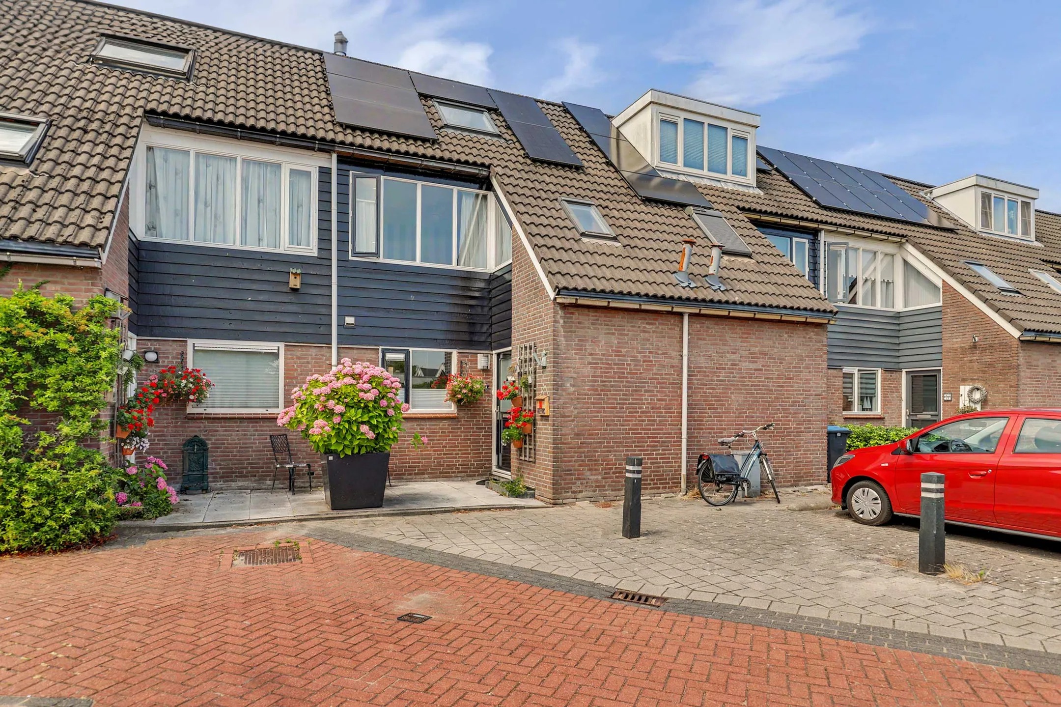 Tussenwoning Zwanebloem 14 in Reeuwijk