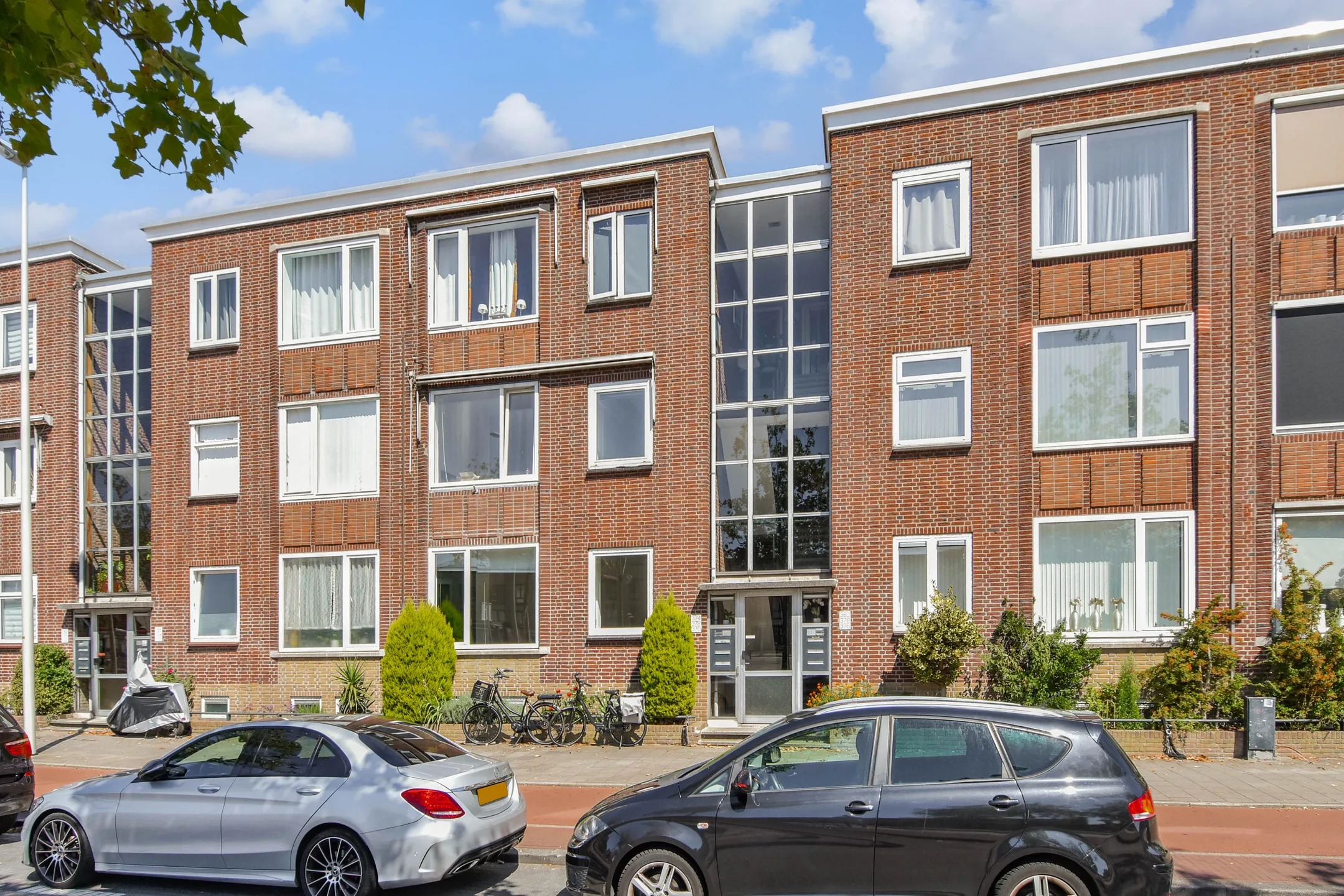 Bovenwoning Leyweg 374 in Den Haag