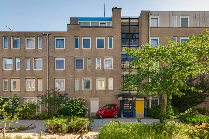 Bovenwoning H.J.M. Walenkampstraat 24 in Amsterdam