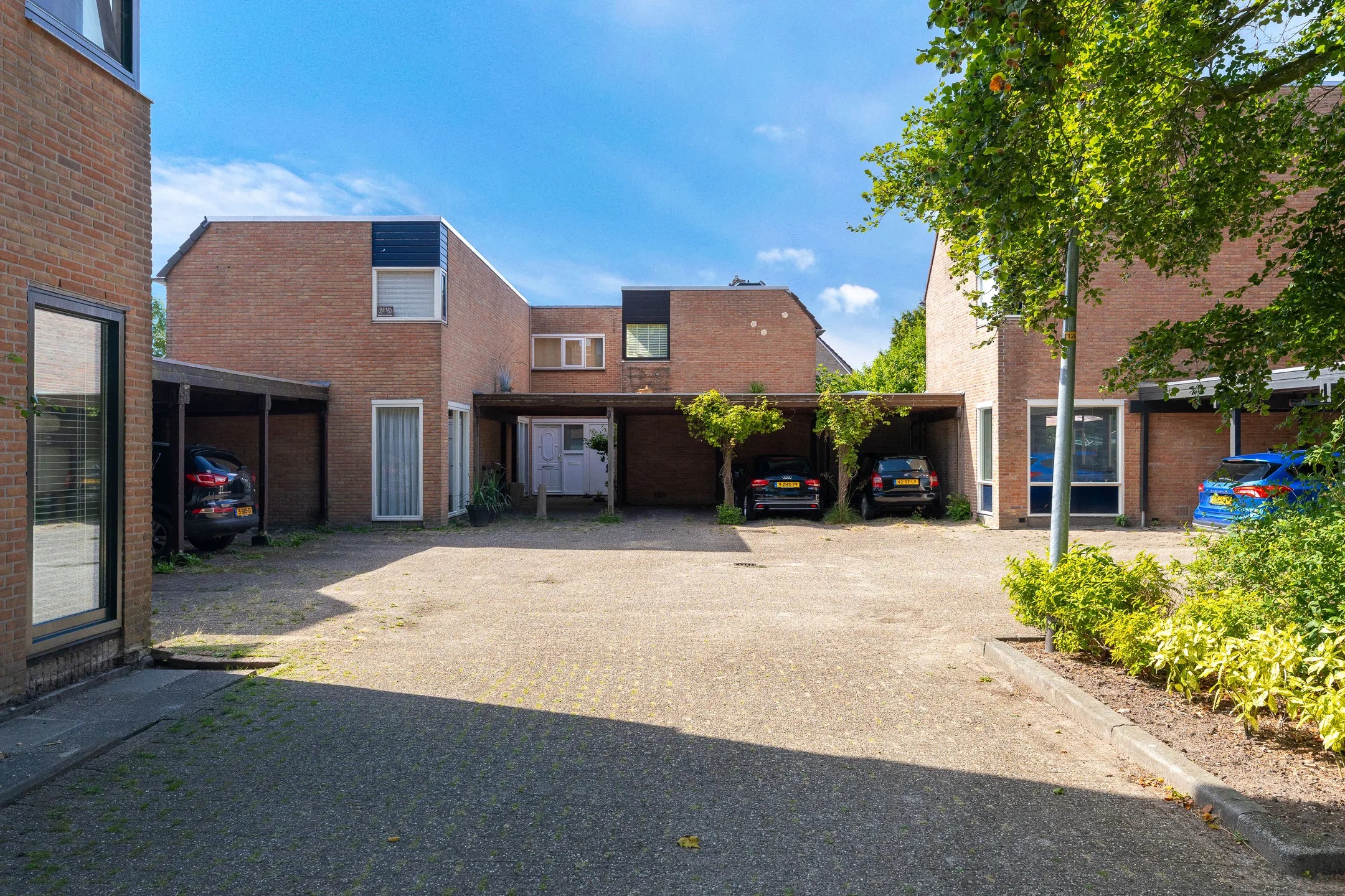 Geschakelde woning Pieter Wariuslaan 136 in Midwoud
