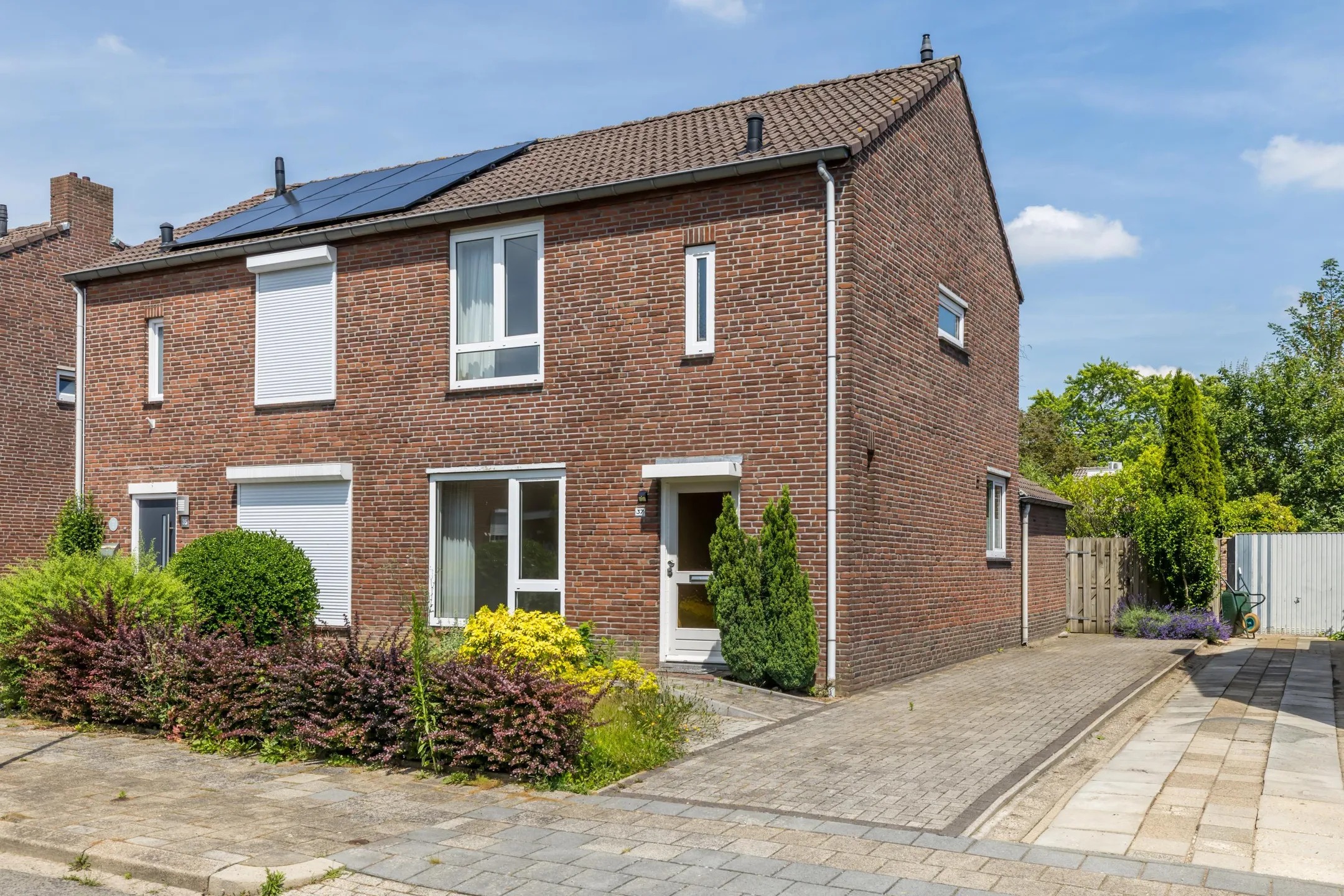 2-onder-1-kapwoning Mariastraat 37 in Nuth