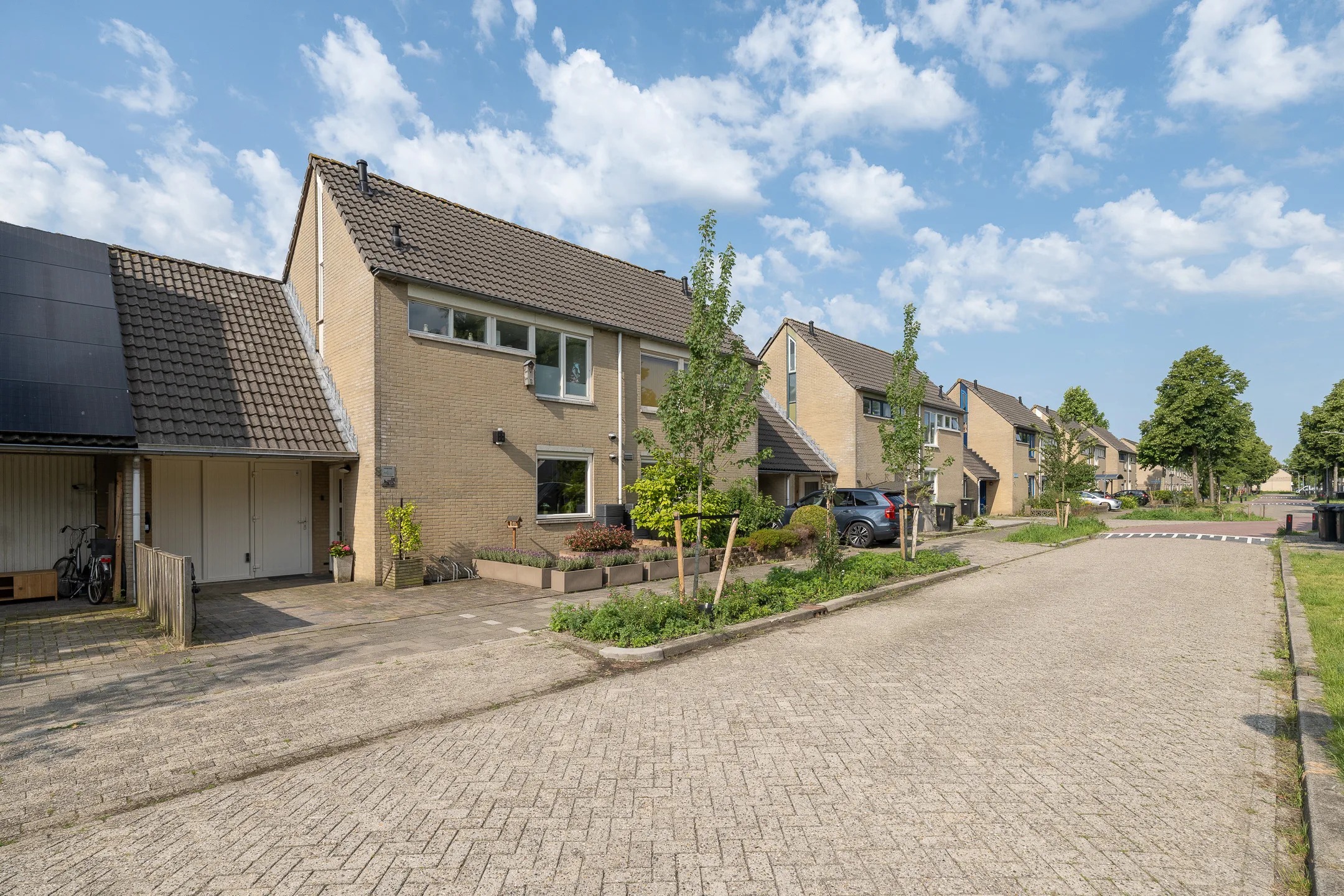 Geschakelde 2-onder-1-kapwoning Verdistraat 8 in Almere