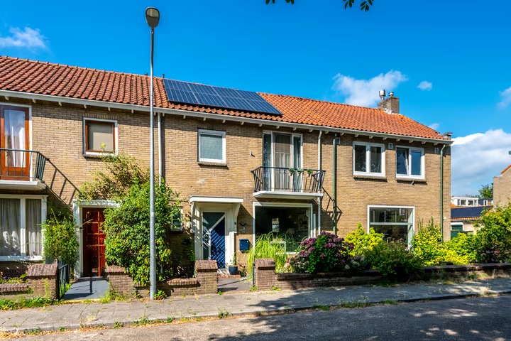 Tussenwoning Cornelis M.J.M. Burgerlaan 5 in Zeist