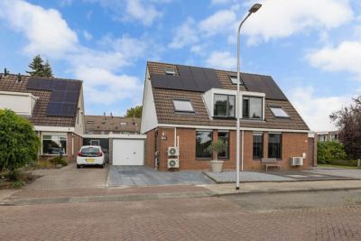 2-onder-1-kapwoning Diemenlaan 63 in Emmeloord