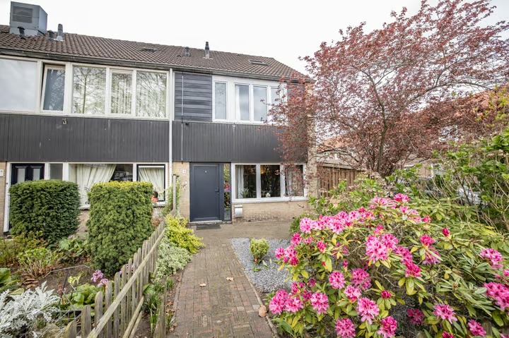 Hoekwoning Beatrixstraat 18 in Almelo