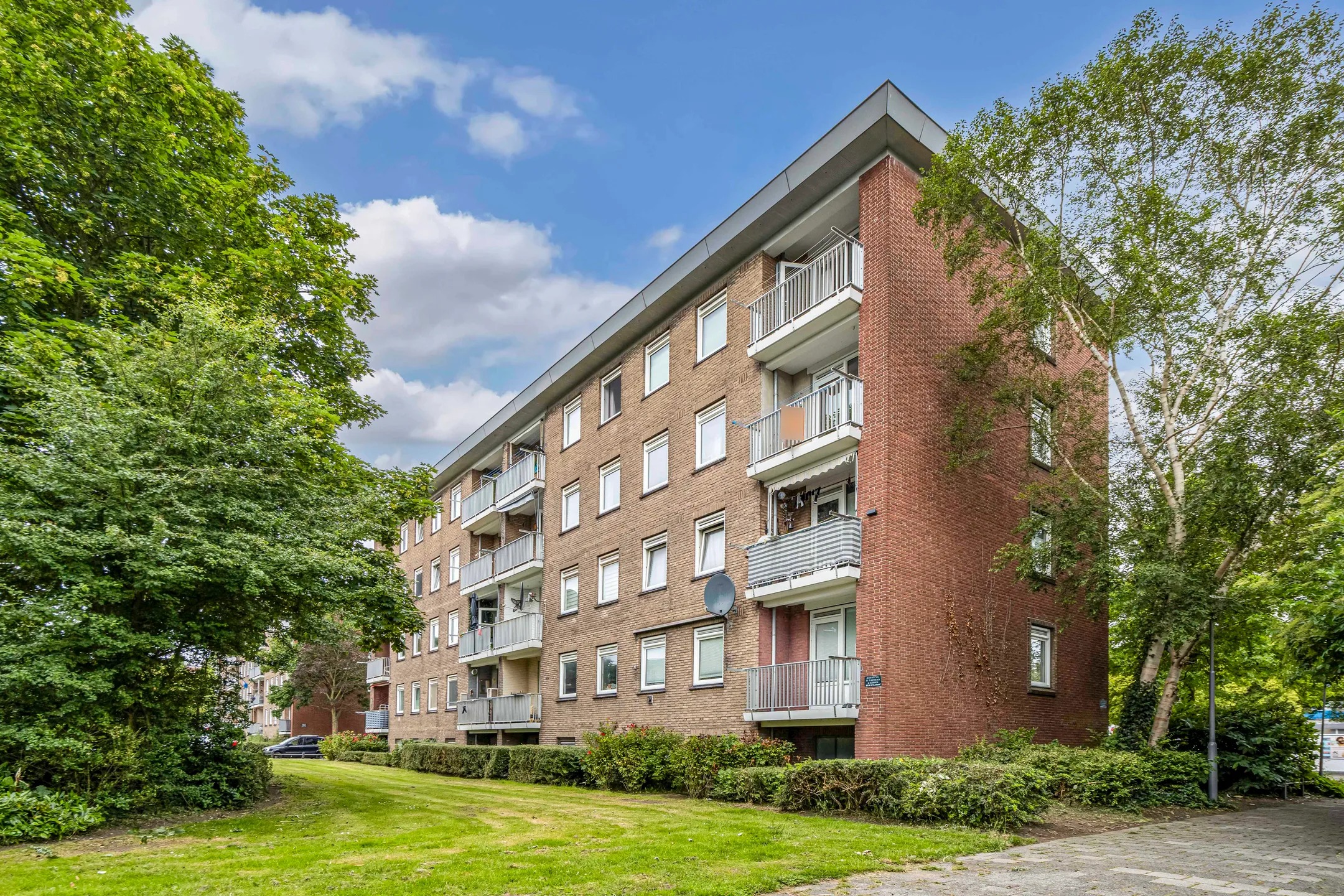 Portiekflat Bachstraat 90 in Heemskerk
